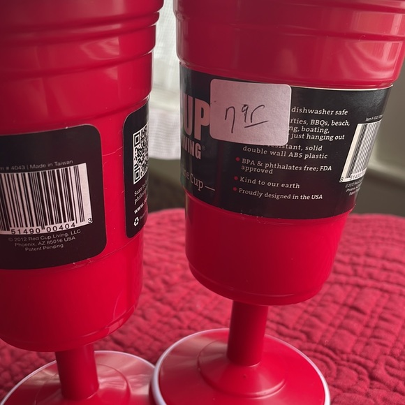 Red cup reusable wine cup 🍷 - Picture 2 of 4